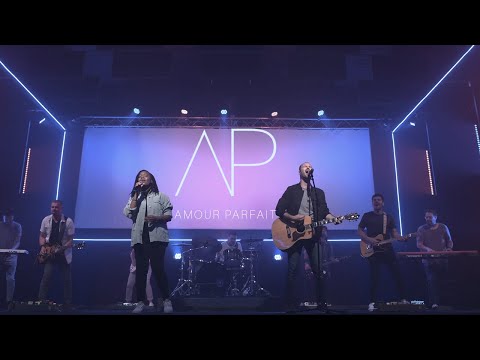 Amour Parfait (clip officiel) - Feat. Dan Luiten & Fabiola Vincent - Momentum Musique