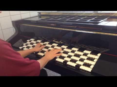 Major 13 voicing on a von Jankó keyboard