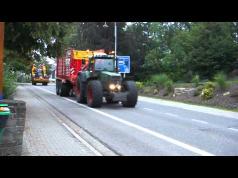 Das Lohnunternehmen Reiff auf dem Heimweg vom Tag des offenen Hofes bei Familie Collas in Hallschlag