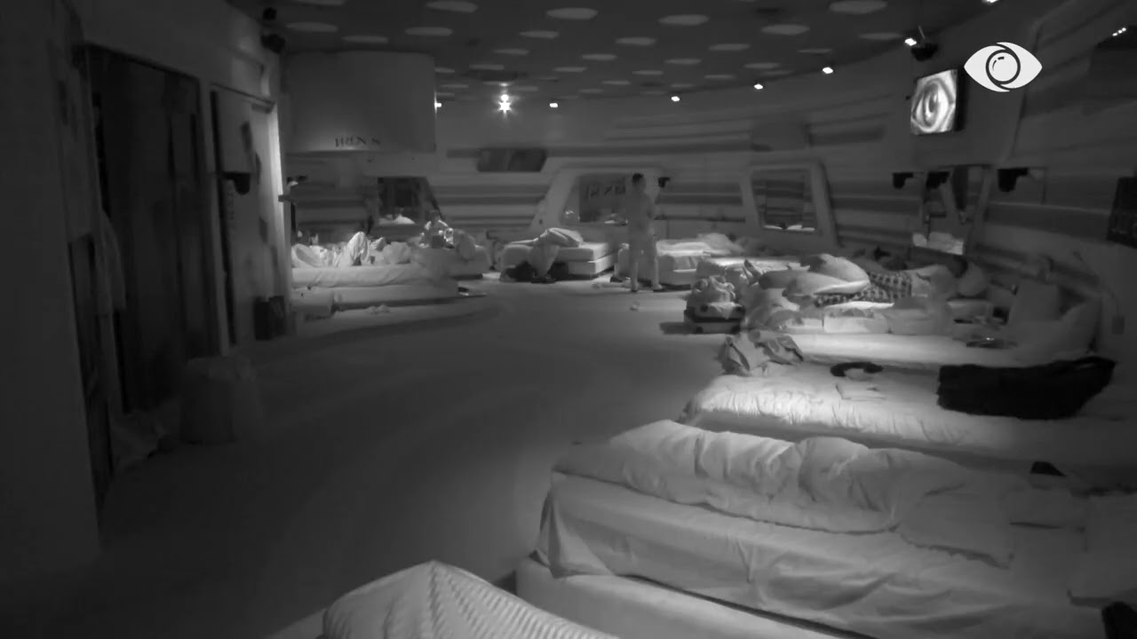 Pika që nuk të bie o xhaxhi Gerti/ Stenaldo diskuton me Rogertin, banori: Juela t'i ka hapur plagët e vjetra