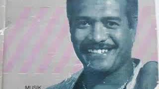 Download lagu Ulasan Kasih - Broery Pesolima mp3 Download lagu Ulasan Kasih - Broery Pesolima mp3