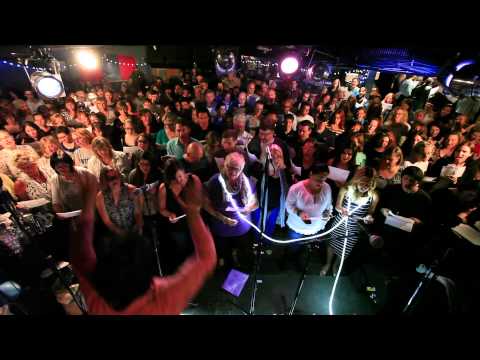 Choir! Choir! Choir! sings The Cure - Friday I'm In Love