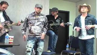 LoCash Cowboys &quot;Keep in Mind&quot;