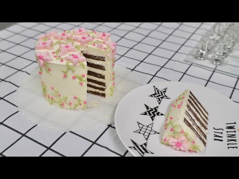 Korean Lunch Box Cake With Buttercream