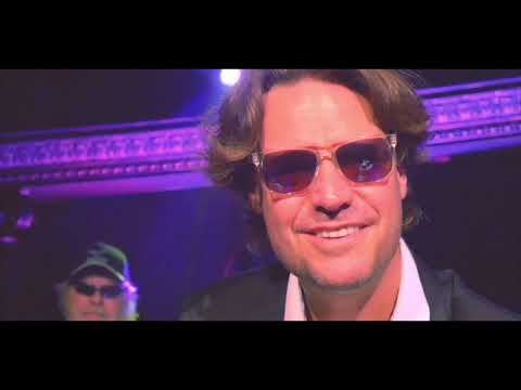 Pour The Champagne - Jann Klose