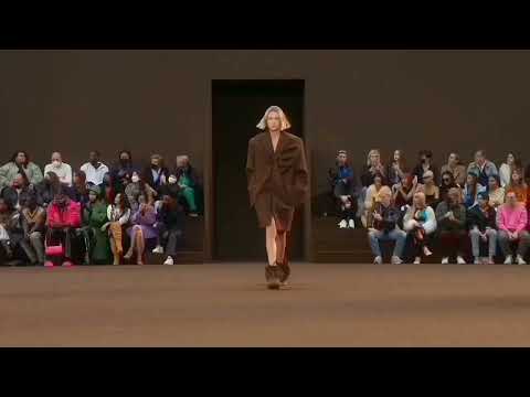 Ella Rattigan for Loewe FW 2022 2023 Paris Fashion Week march 04 2022