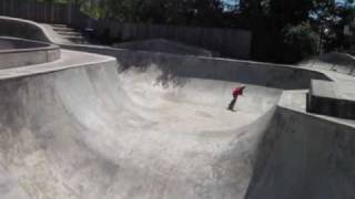 preview picture of video 'West Linn Skatepark Nate party bowl'