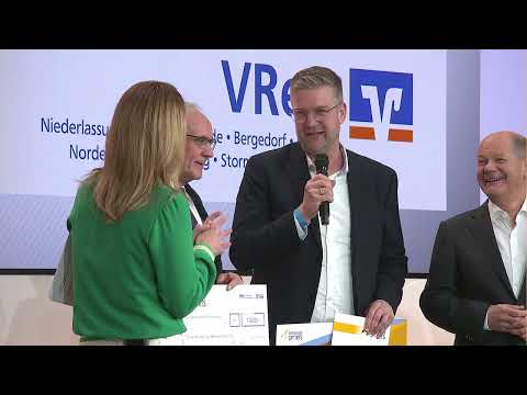 Die Verleihung: Platz 2 für den Turn-Klubb zu Hannover mit der Schwimmoffensive Hannover #Sterne2023