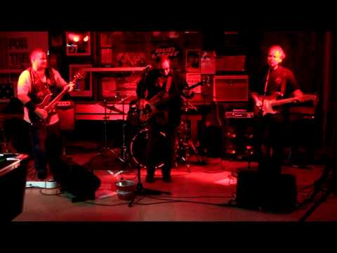 Dewey Decibel Live  Can't You See.mpg