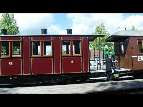 The Locomotive Høland coupling up to the 2 other wagons at Sørumsand Station - 29.6.2024