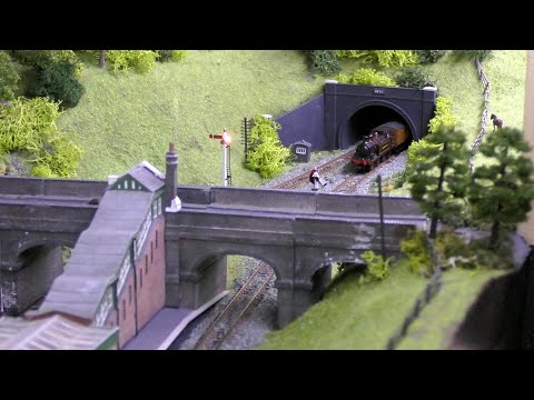 A Layout Tour - The Northampton Extension (N Gauge)