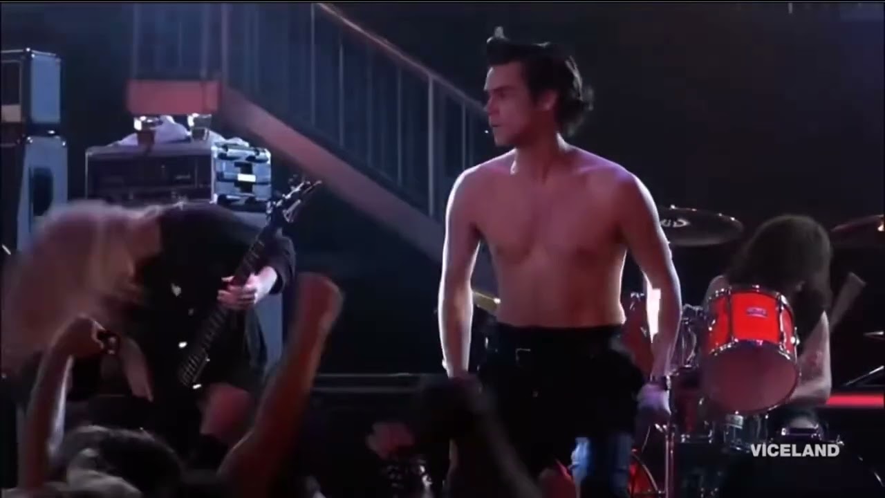 Ace Ventura - Cannibal Corpse deleted scene/ Hammer Smashed Face - YouTube