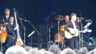 Lyle Lovett &amp; his acoustic group - &#39;North Dakota&#39; @ Cactusfestival Brugge 2011