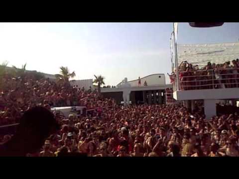 MK playing Look Right Through at Hideout Festival Pool Party 2013
