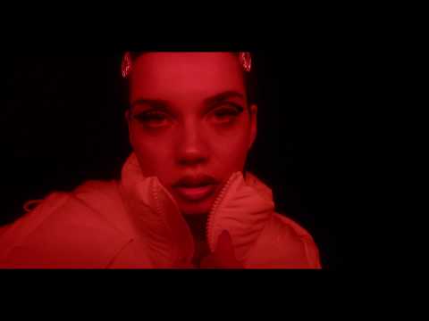 Akasha Kid, Louis Amoeba - Si Me Miras (Video Oficial)