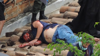 Narcos - Pablo Escobar death (EXCLUSIVE BEHIND THE SCENES) video