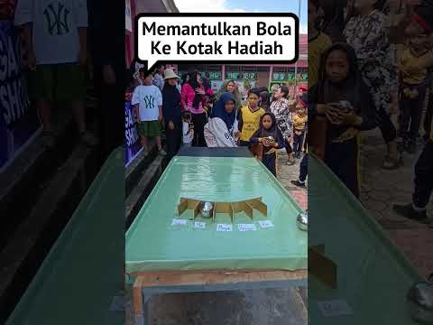 The excitement of mothers when playing the ball throwing game #game #game #gameshow #gamechallang...