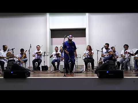 Orquestra armorial do Cariri - Mestre Benedito dança no palco