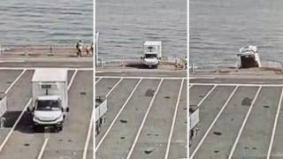 Piombino, camion senza freno a mano: il mezzo scivola e rimane in bilico tra la banchina e il mare