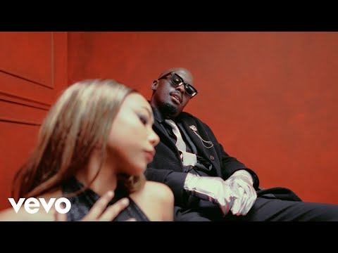 Takura Singer