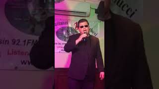 Mike Jones singing Pretty Woman (cover of Roy Orbison