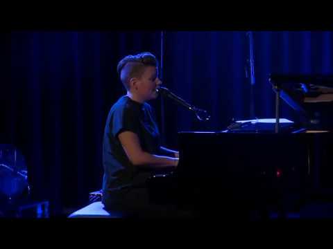 Falkevik - Live from Røverstaden - Detour