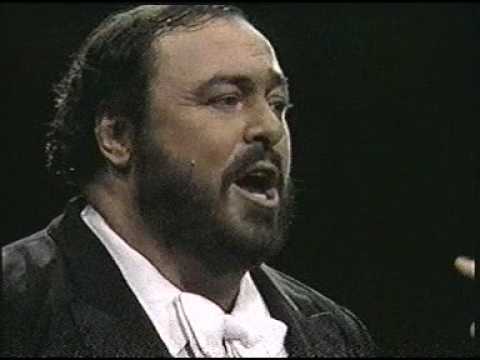 Luciano Pavarotti. 1987. Chitarra romana. Madison Square Garden. New York