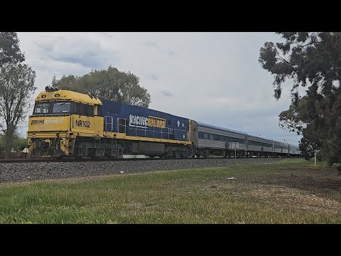 1AM8 up JBRE The Overland (NR102, 10V), Adelaide to Melbourne, 1455, 5/10/25, Horsham VIC 