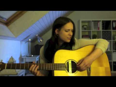 Monicka Hove - The Wanderer (acoustic)