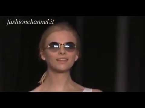 "Moschino Cheap&Chic" Spring Summer 2012 Milan 2 of 2 pret a porter women by FashionChannel