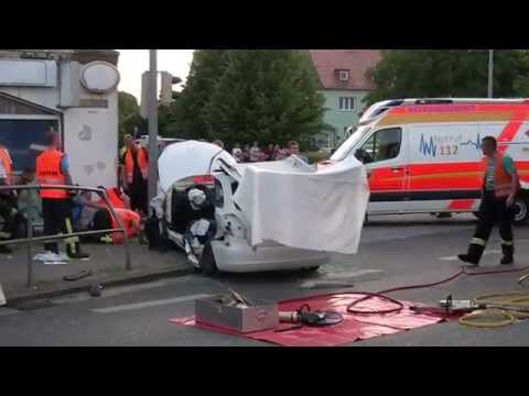 Schwerer Unfall in Ducherow - Gaffer behindern Rettungskräfte