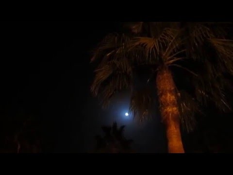 Happy over the clouds 36 The moon La luna Der Mond