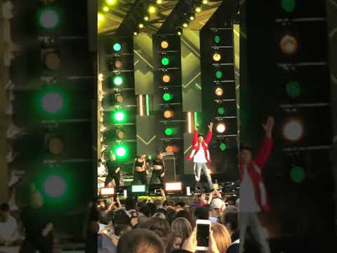 L.B.ONE - ACROSS THE WATER | EUROPA PLUS LIVE 2019