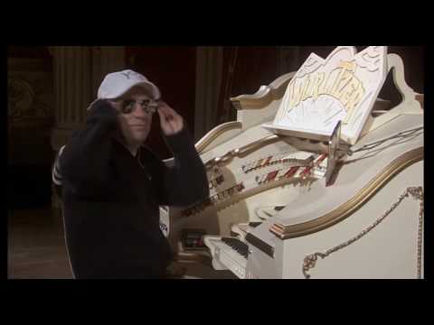 Chris Lowe from the Pet Shop Boys plays It's a Sin on a Wurlitzer Organ