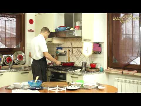 24 - La Torta Salata con Salmone e zucchine fatta da Dario con il coperchio magico