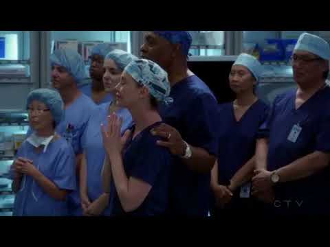 Meredith is awarded the Harper Avery!