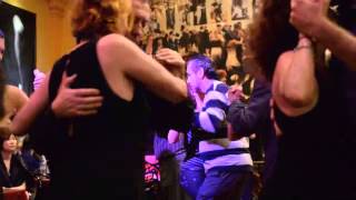 Pancho Martinez Pey Canta en el Parakultural (Salon Canning). 1