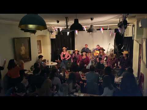 Bajecna zenska. Good hearted woman