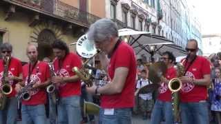 UMBRIA JAZZ ® 13  FUNK OFF marching band - HD