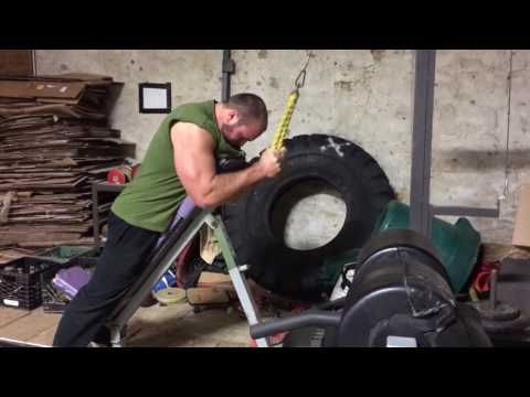 Exercice Extension de triceps à la poulie basse avec support de poitrine