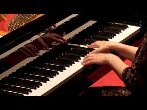 Gila Goldstein plays Poulenc - Improvisation no. 15