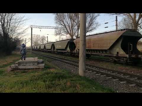 Tren CFR Marfa la intrarea in portul Constanța