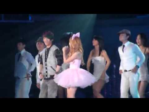 091219 SNSD 1st Asia Tour Concert - Jessica feat. Key (SHINee) - Barbie Girl