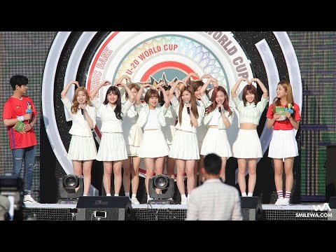 170519 TWICE (트와이스) 신곡 'SIGNAL' 소개 인터뷰 4K 직캠 @전주 뮤직뱅크 4K Fancam by -wA-