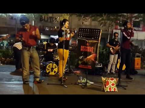 takkan melupakanmu-anaz Richie feat Retmelo buskers cover radja