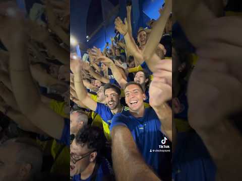 "Así se festejó el triunfo de Boca ante Racing" Barra: La 12 • Club: Boca Juniors