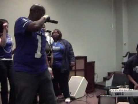 A.D. Smith and ministriii sing I will praise Him