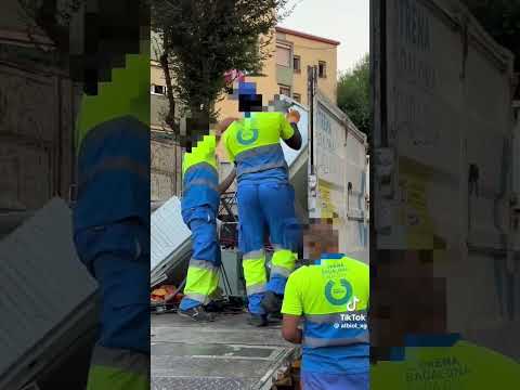 golpe a la humildad en BADALONA 🤮😭😱 #barcelona #policia #limpieza #viralshort #viralvideo