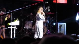 Paloma Faith I Just Can't Rely on You concert gig 2014