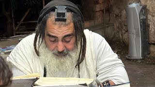 ‏ הרב שלום סבג שידור חי ז בחשון (הרב שלום סבג) - התמונה מוצגת ישירות מתוך אתר האינטרנט יוטיוב. זכויות היוצרים בתמונה שייכות ליוצרה. קישור קרדיט למקור התוכן נמצא בתוך דף הסרטון